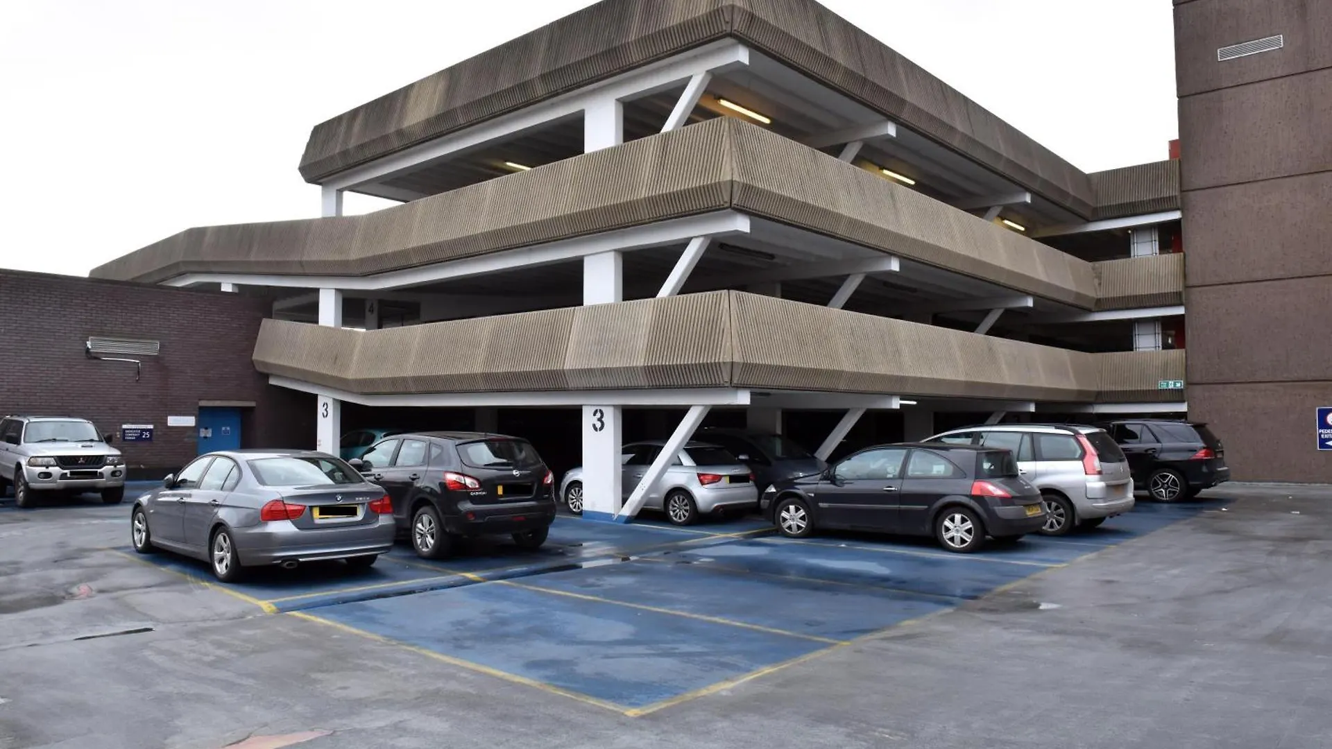 Contractors - Free Parking - City Centre - 6X Units Available キングストン・アポン・ハル 0*,